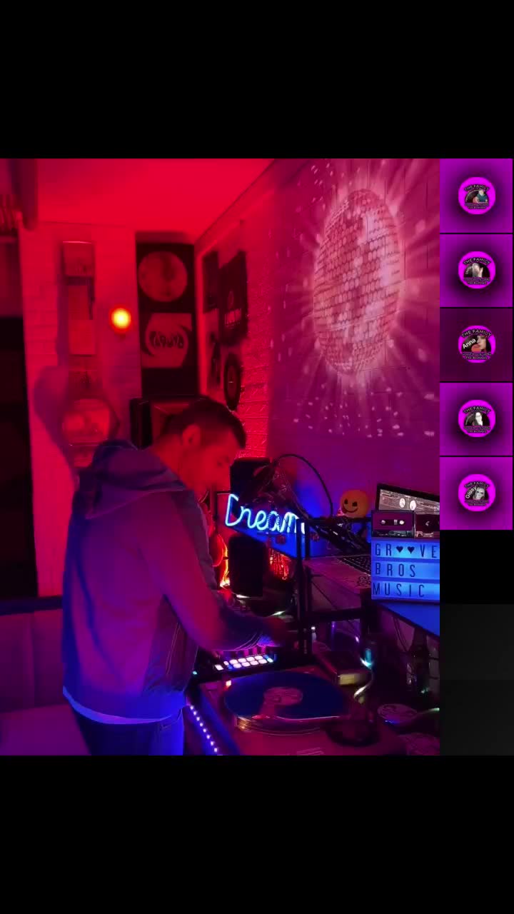 @Angelo Groove Bros Parigi💕🎧