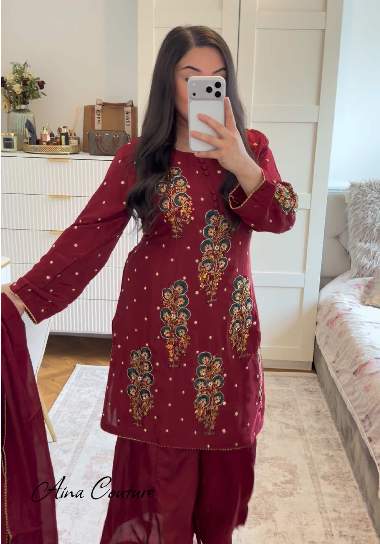 @Aina__couture