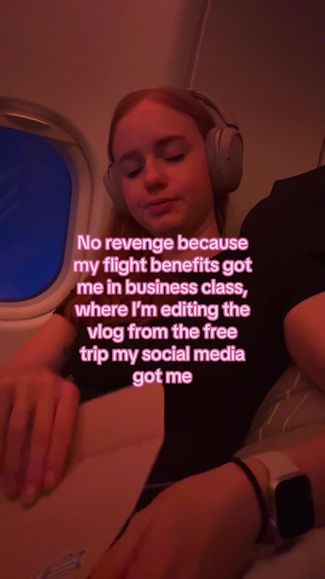 @LEANNA ✈️ Flight Attendant