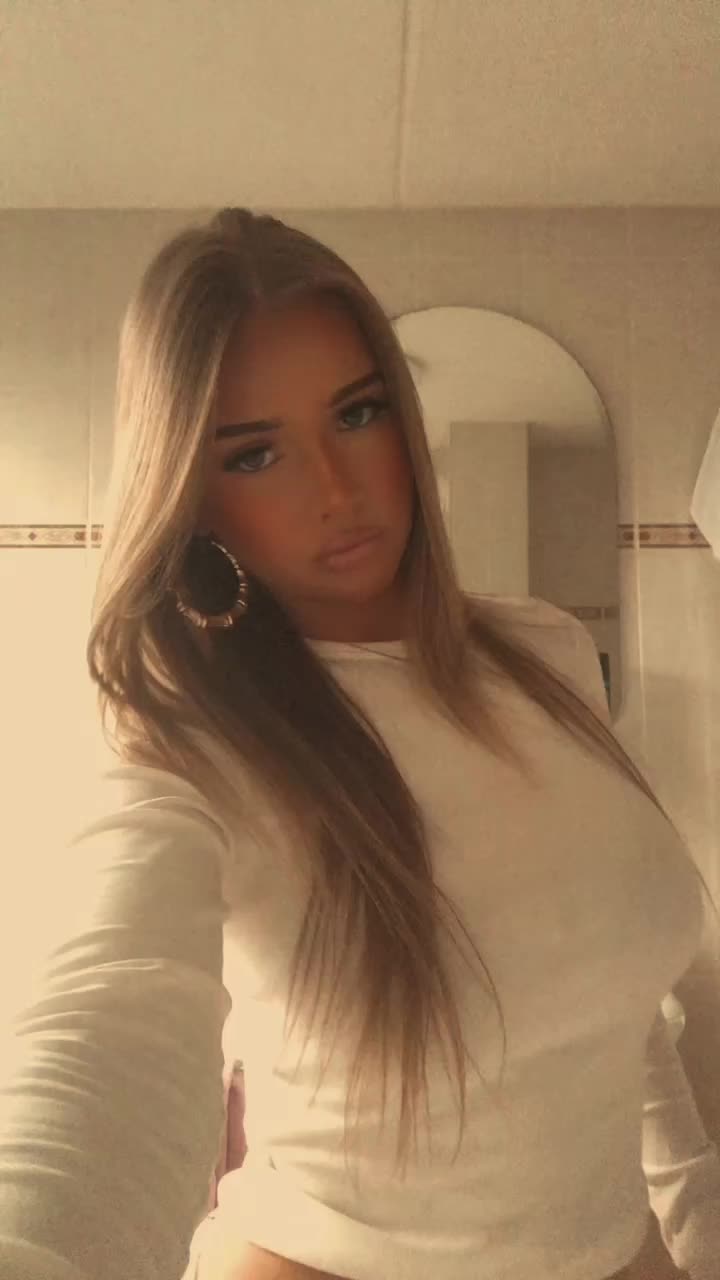 @𝐅𝐋𝐄𝐔𝐑 𝐒𝐎𝐏𝐇𝐈𝐄