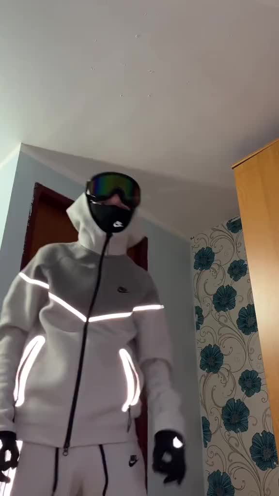 @100🗣️