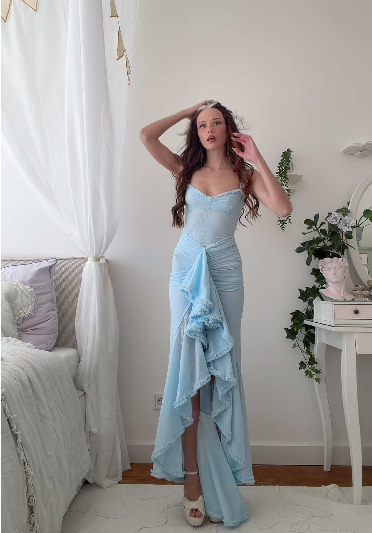 @nadinebreaty