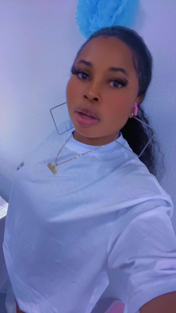 @Mhiz Felix 💋🦋🍓