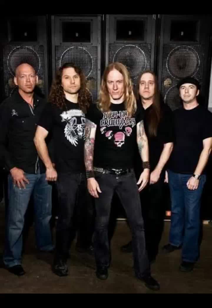 @DecadesOfRock โ