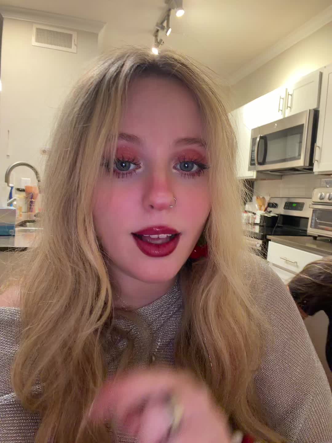 @nixiee.mov