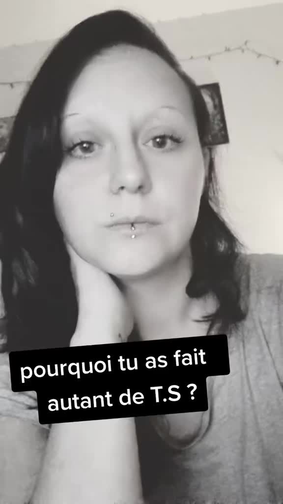 @la reine de ♠️ ... ( Genesis )