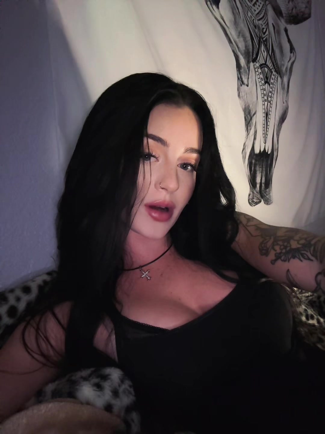 @🖤