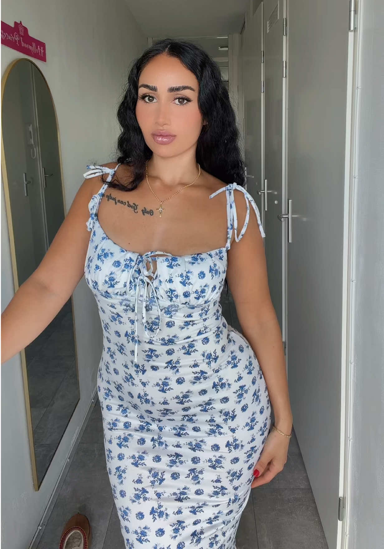 @EllxFit