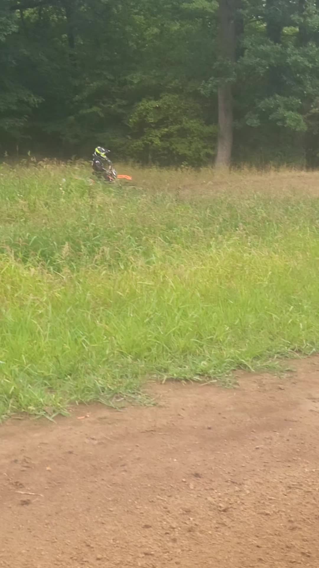@Yamaha/KTM-Lui's proud Mum🤟