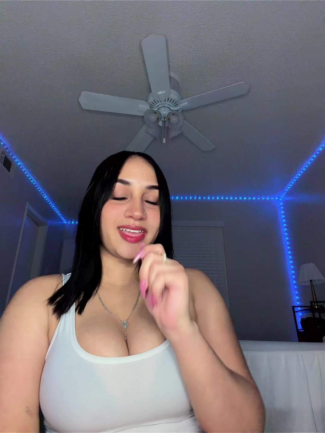 @𝑹 𝑶 𝑺 𝑺 𝐈👩🏻