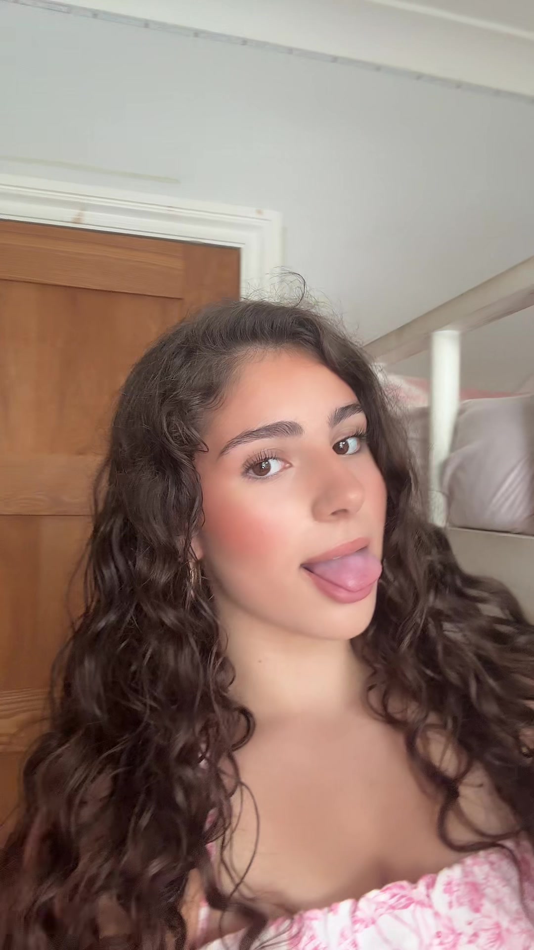 @𝒻𝒾𝓁𝒾𝓏.