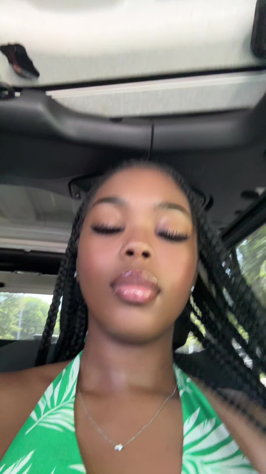 @xyniaaa