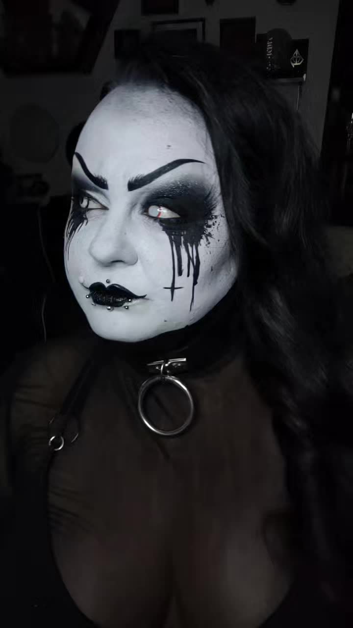 @Michaela_Shadow