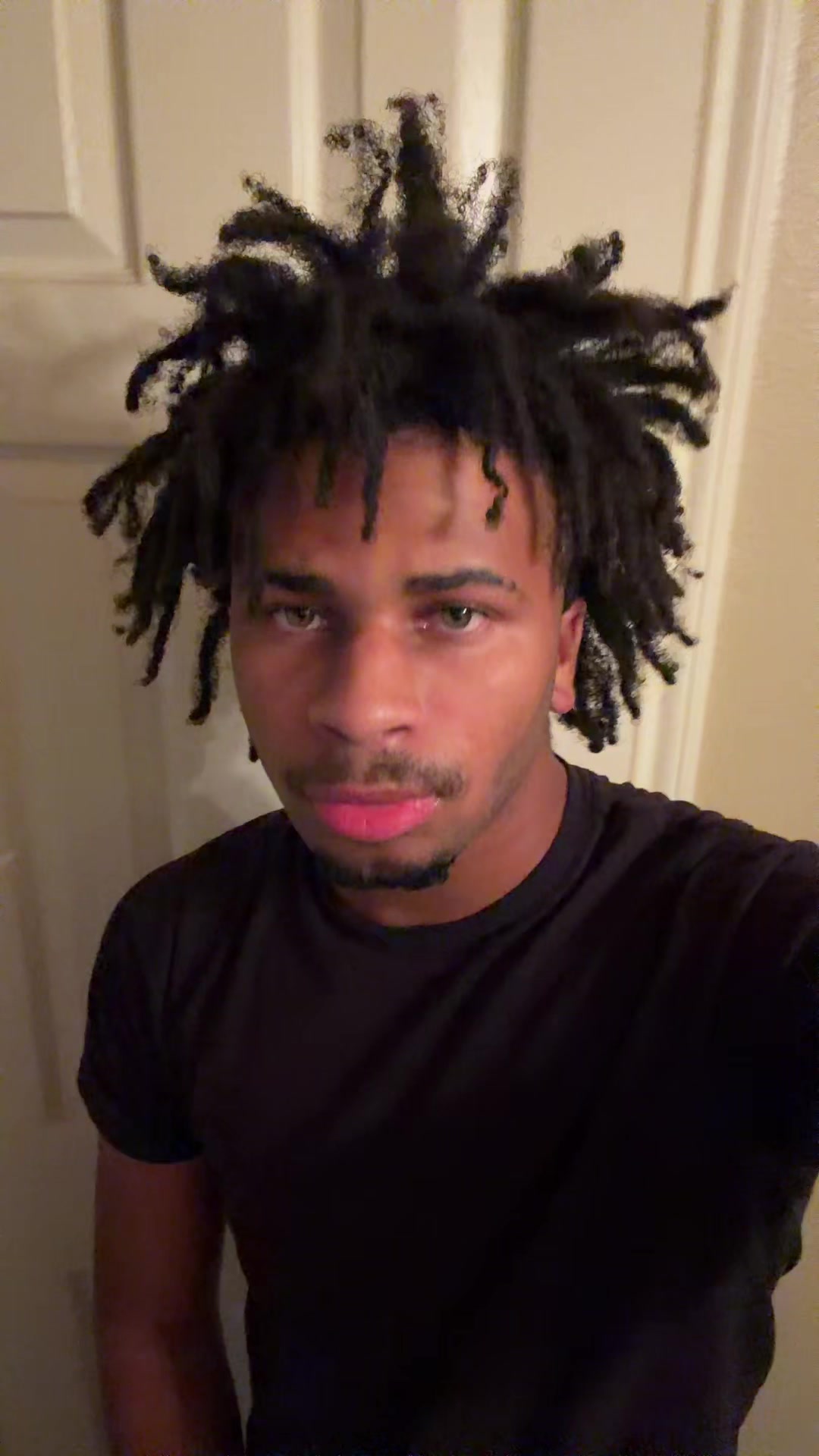 @￴