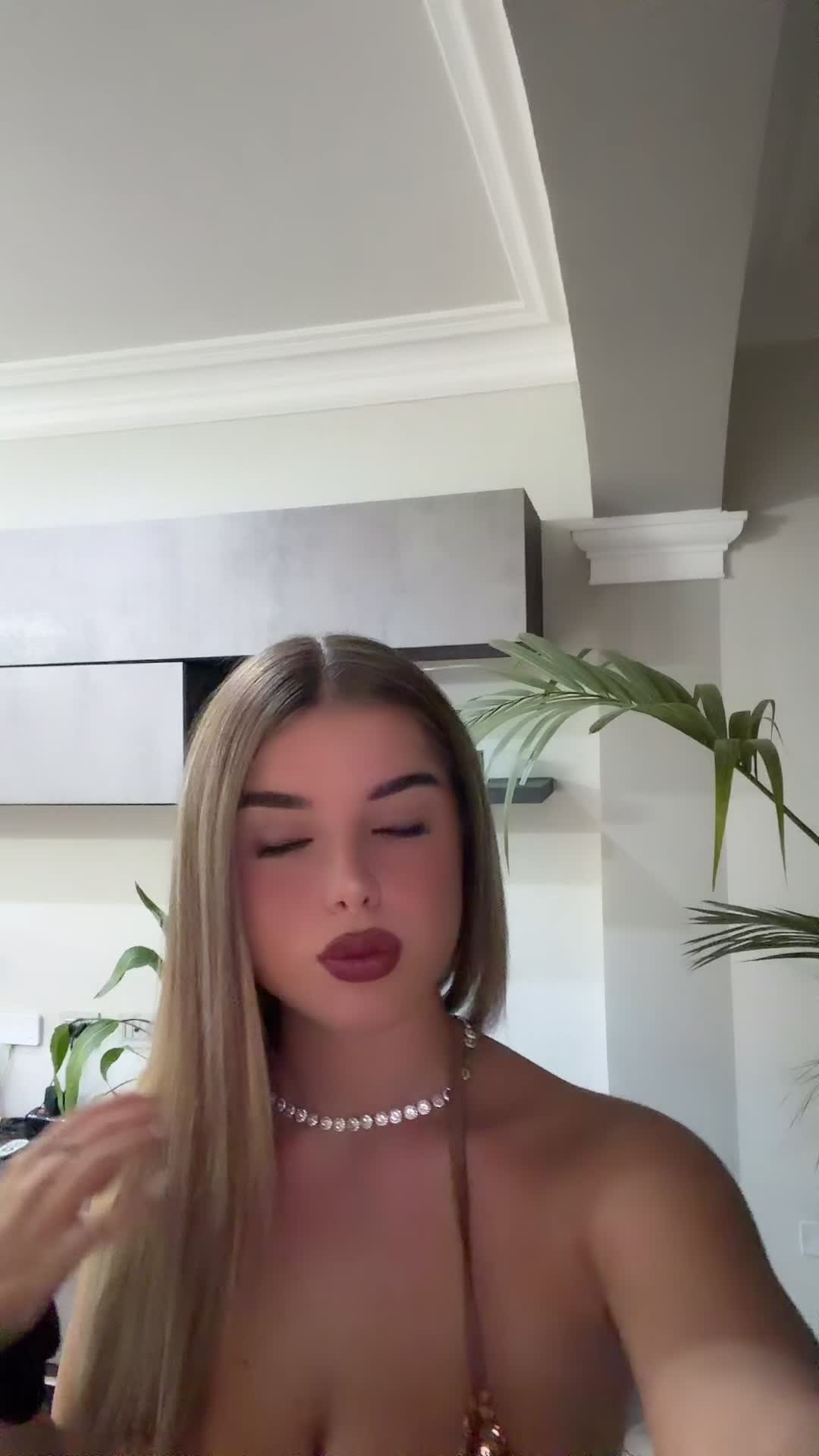 @𝟷𝟿