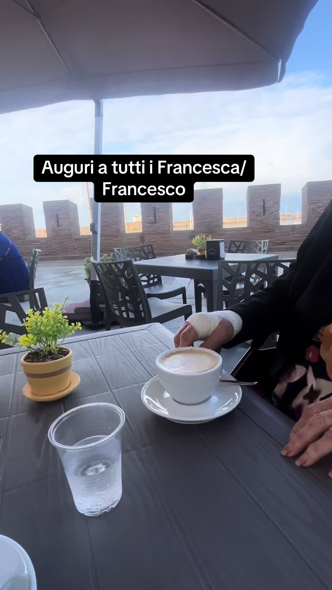 @Luna Chiena