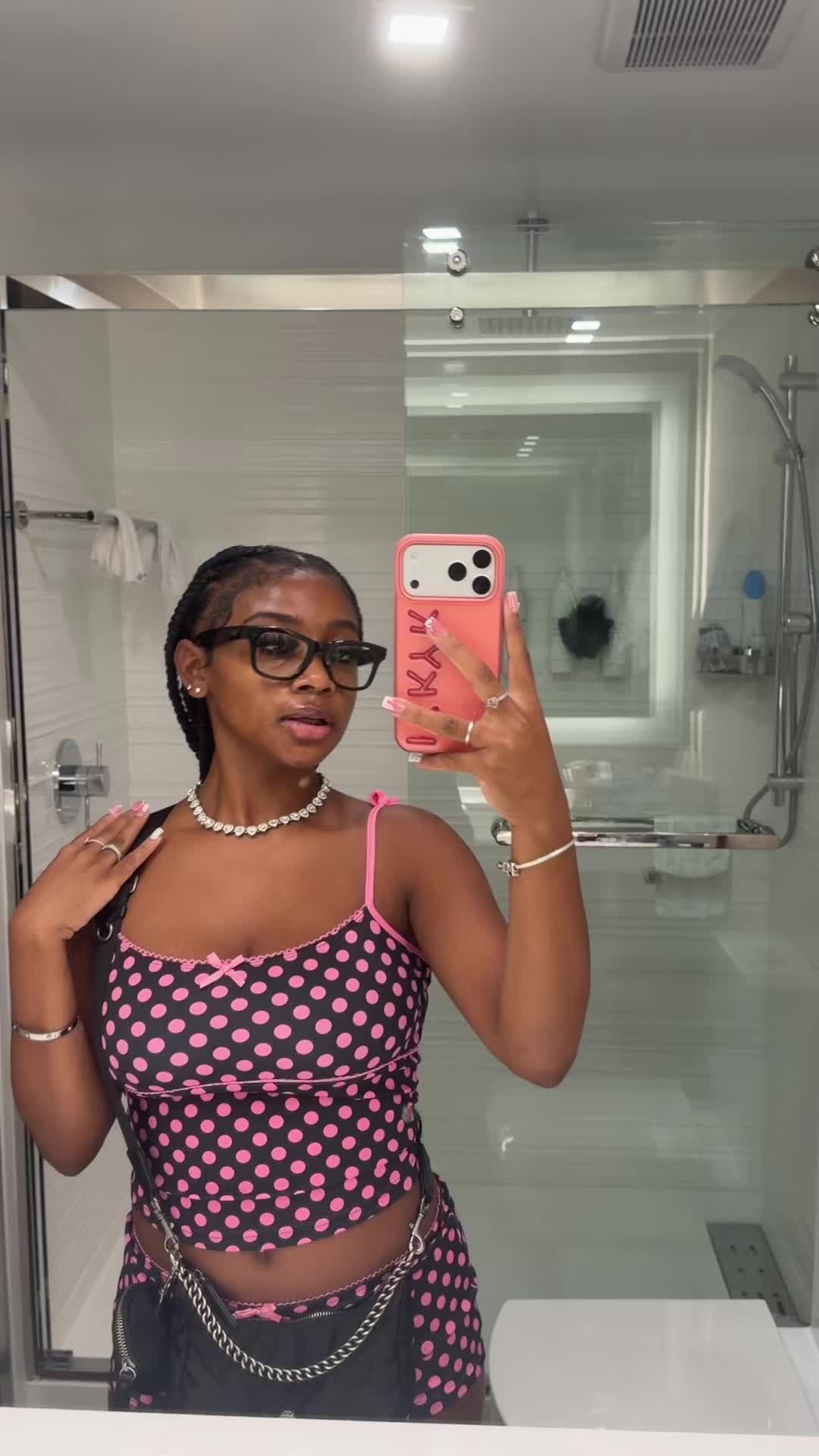 @QUEEN MIRA🫦