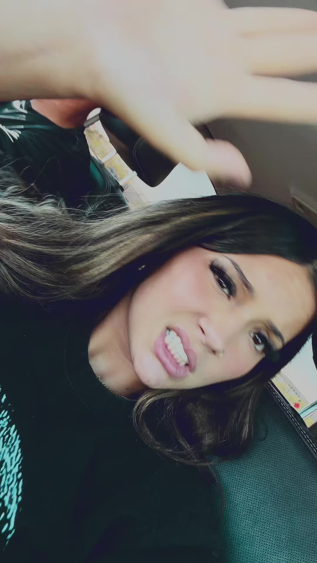 @Lilly F