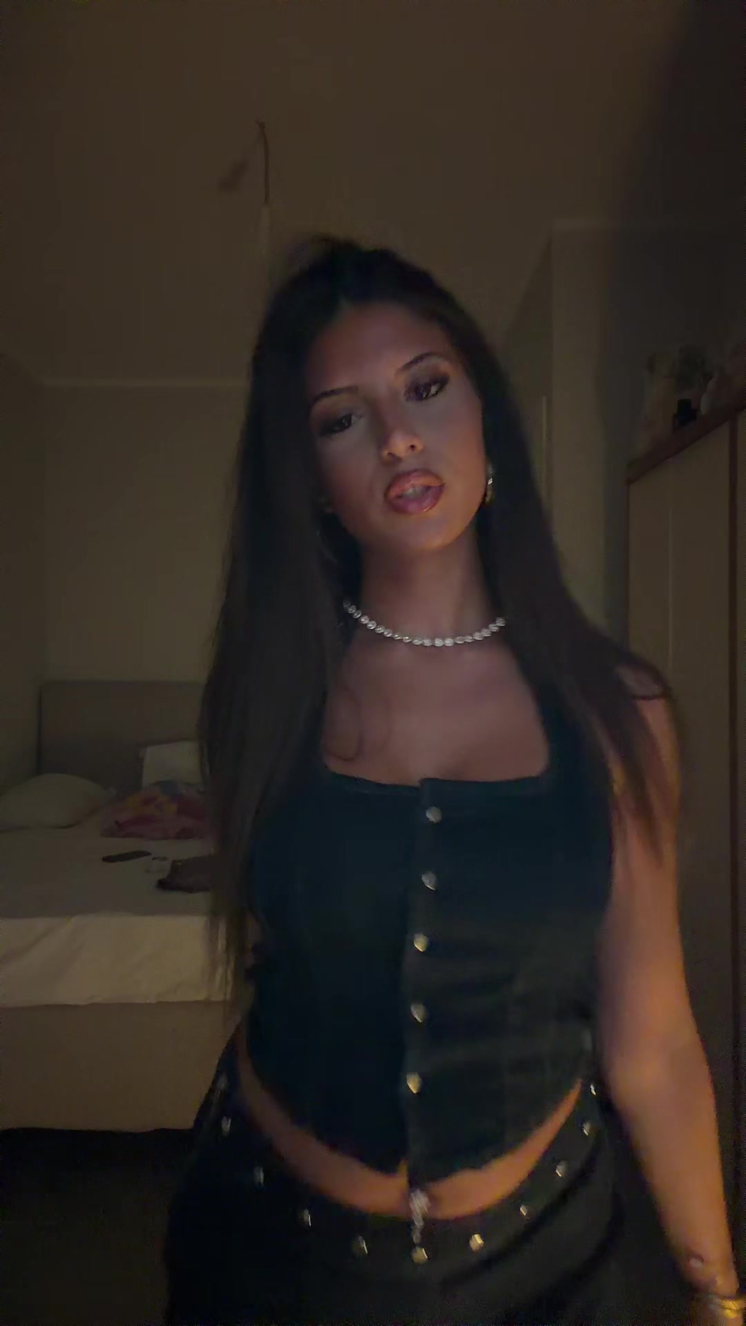 @𝐃𝐞𝐧𝐢𝐬𝐞