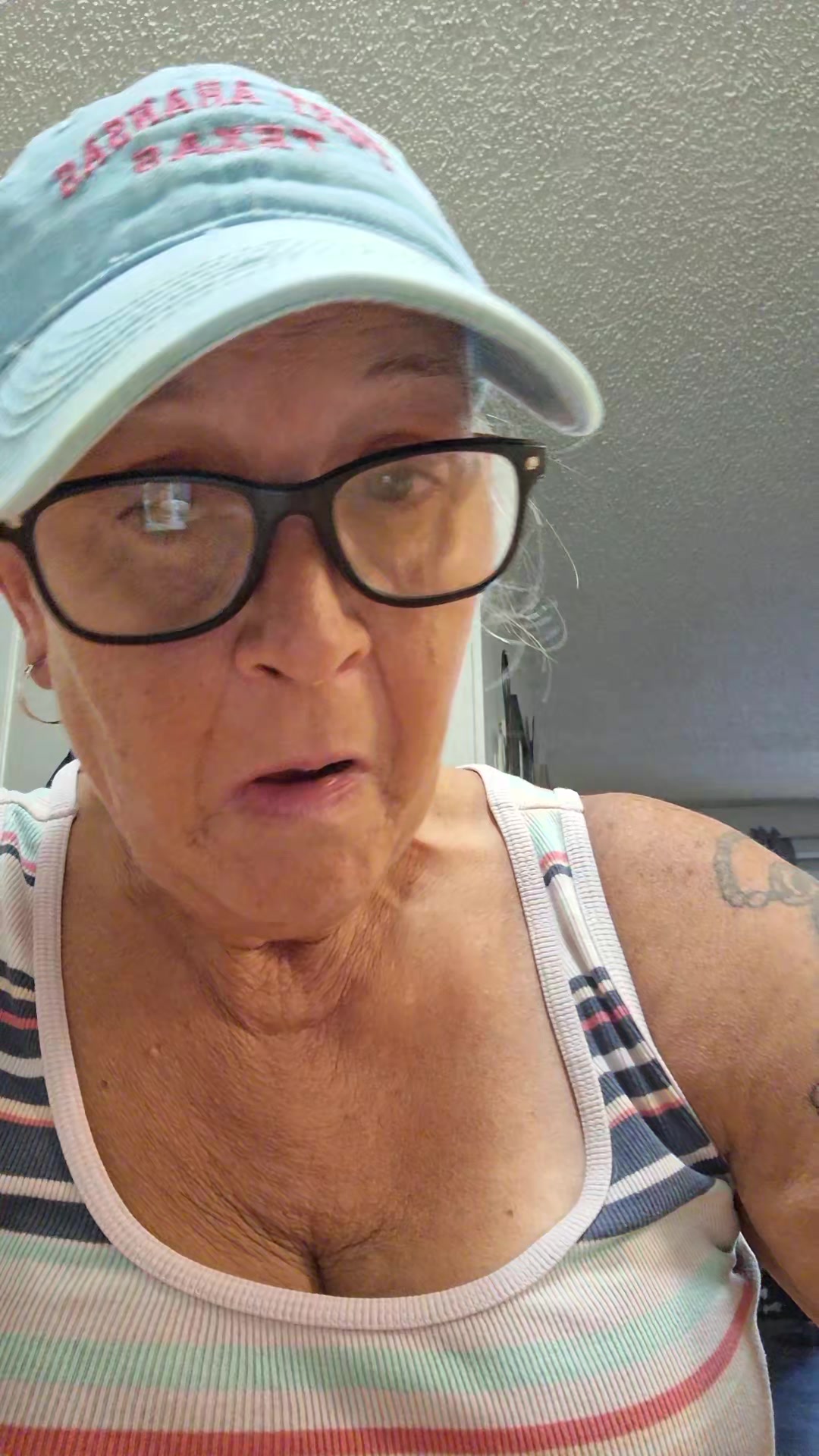 @granny at kitchen table 🎼🎵❌️