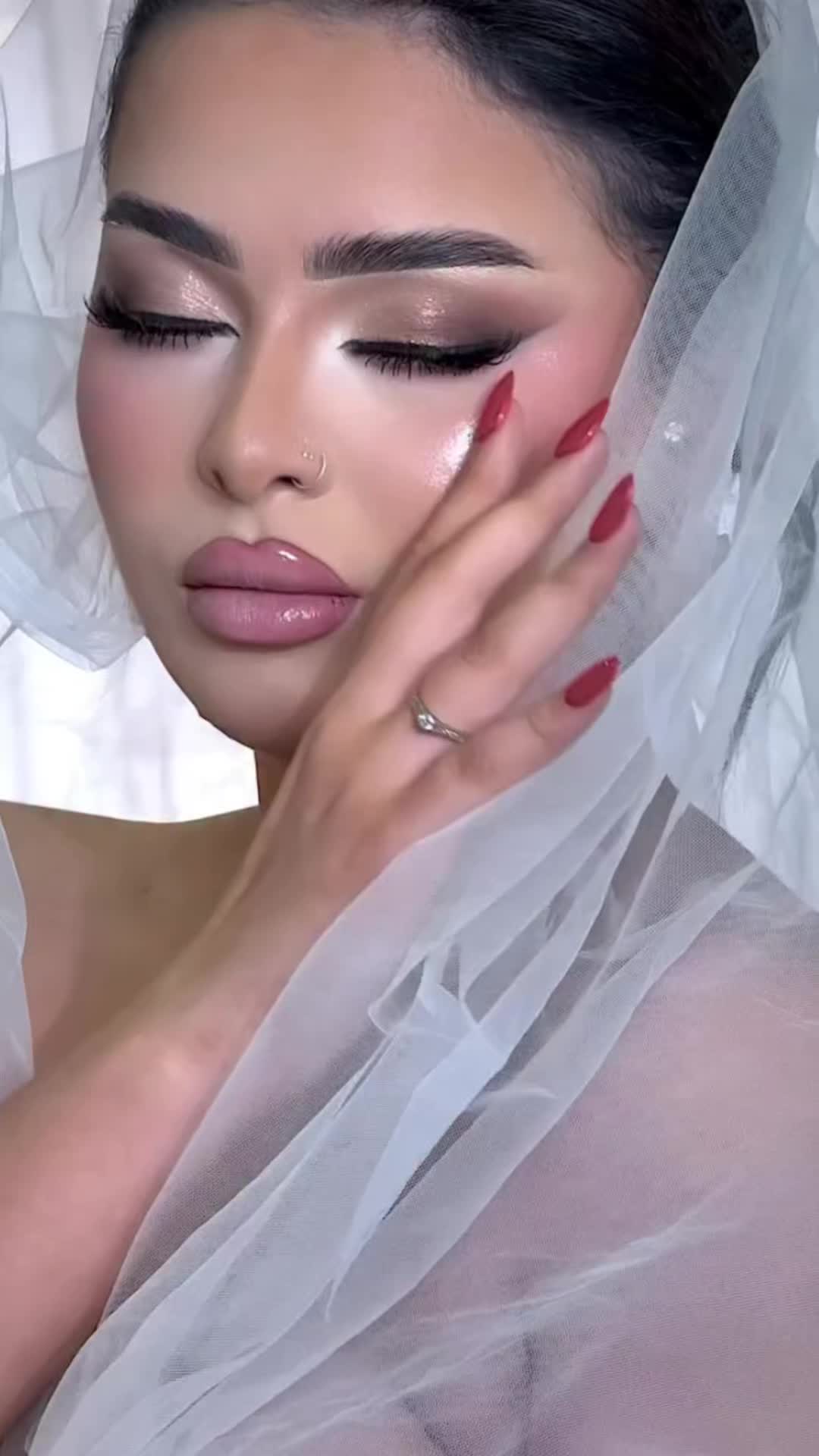 @&Aacute;fricamakeup_essence