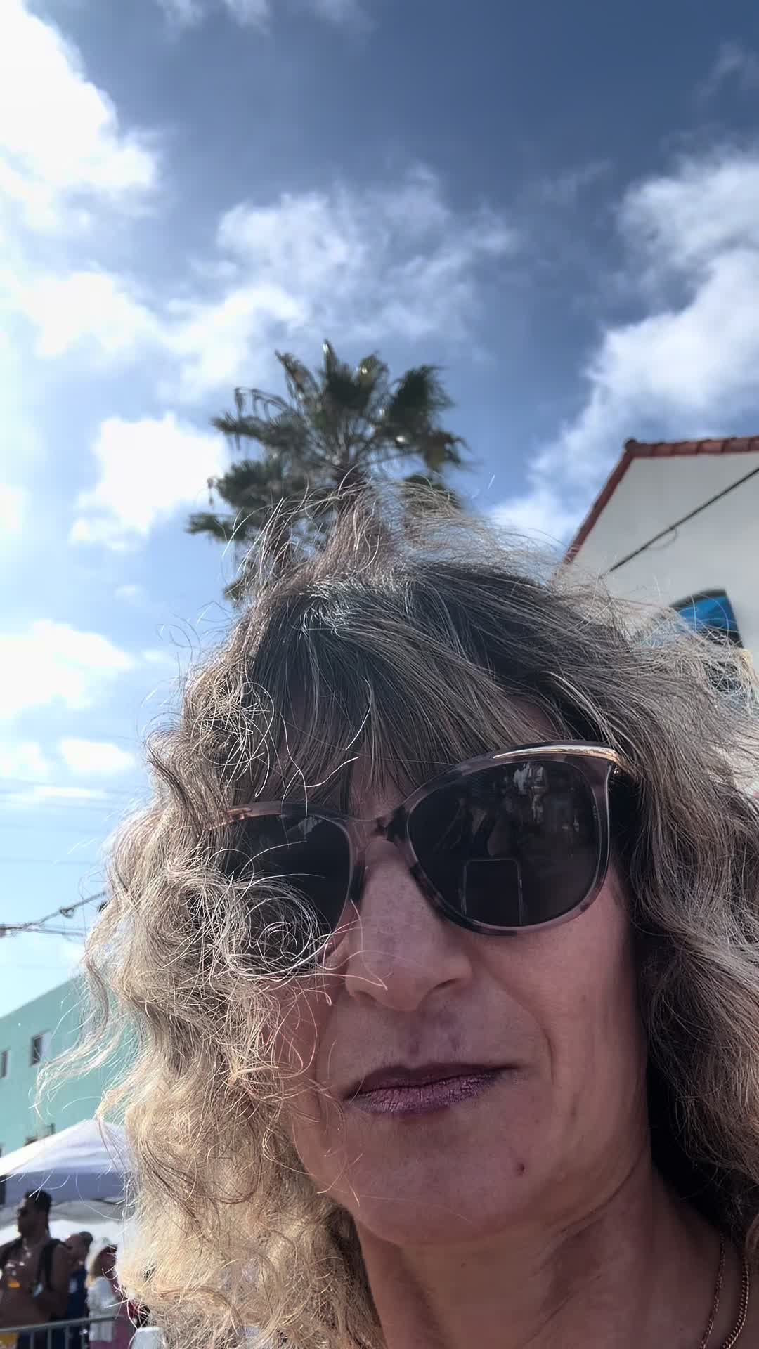@Bella