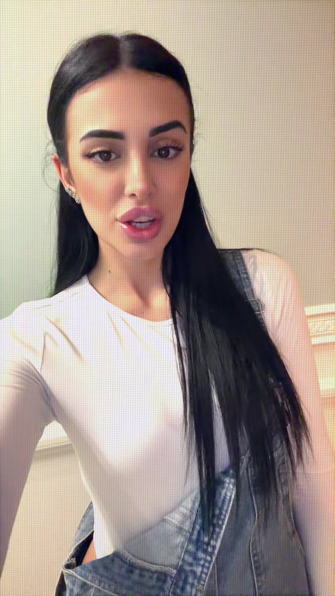 @LAURA🦋