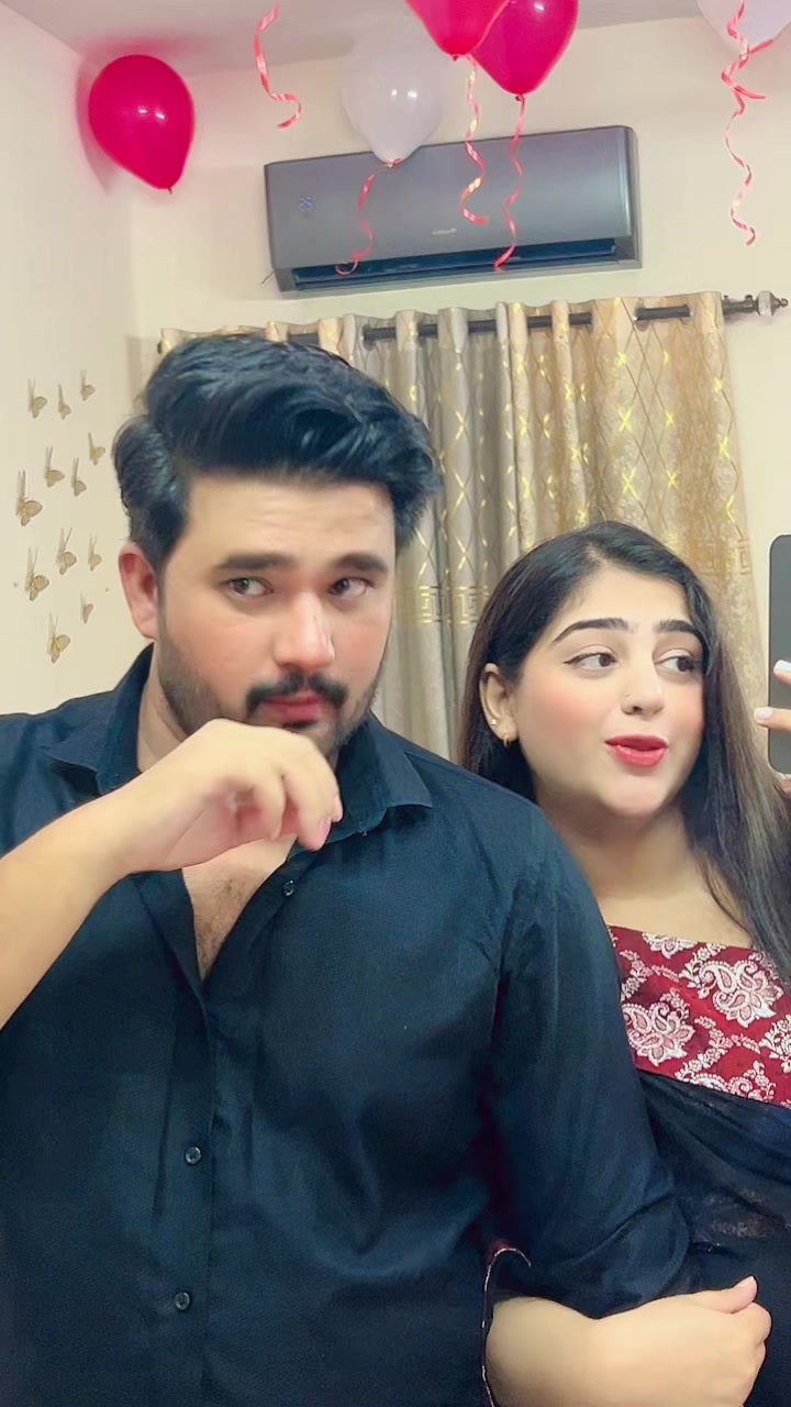 @Zillyeshahlive
