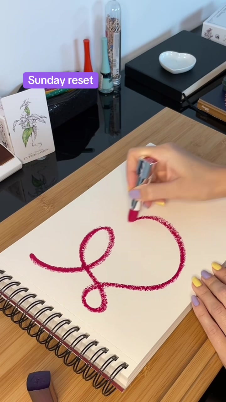 @Julie 🍭 Artiste