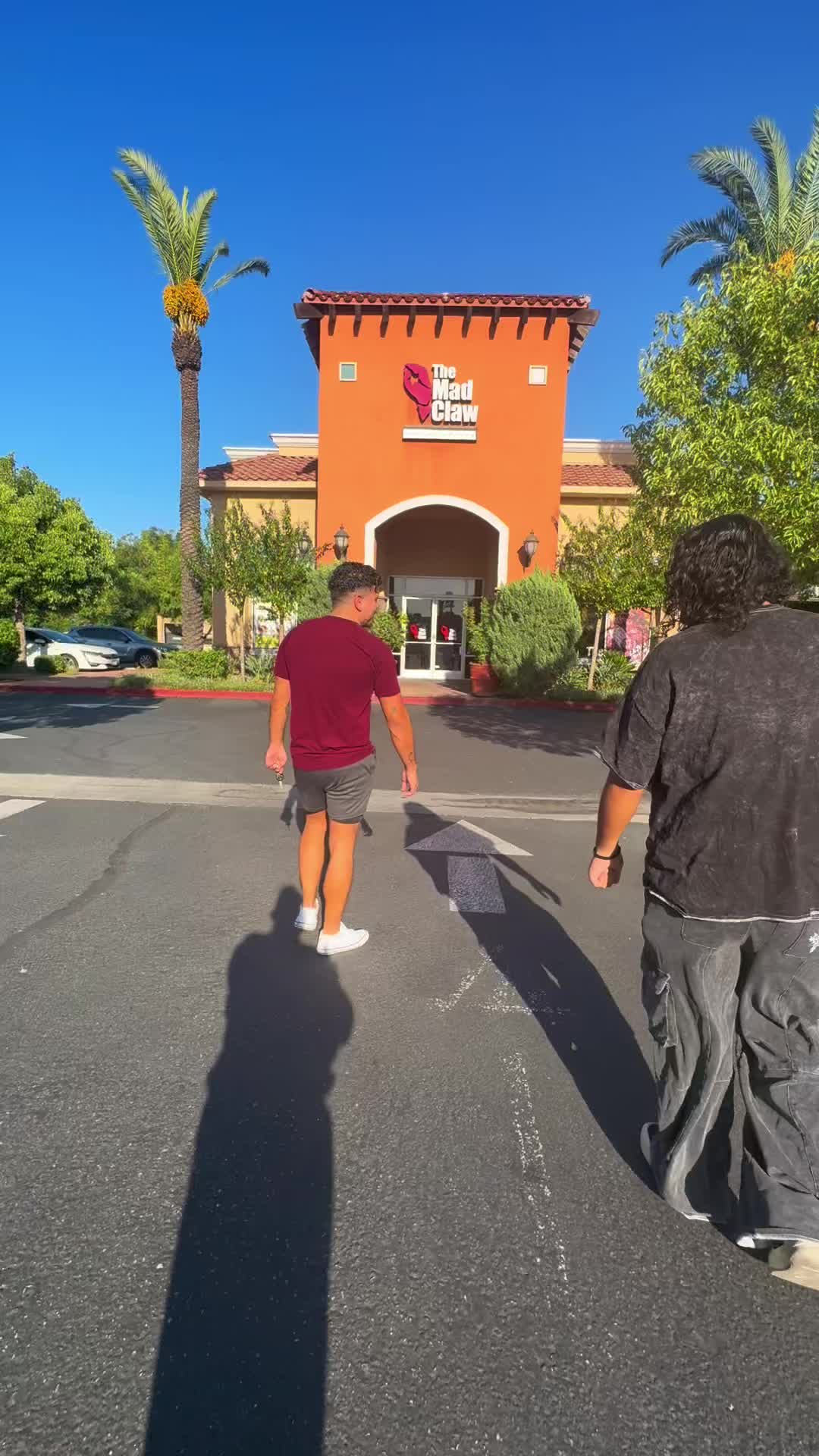 @loshijosdelaluna77