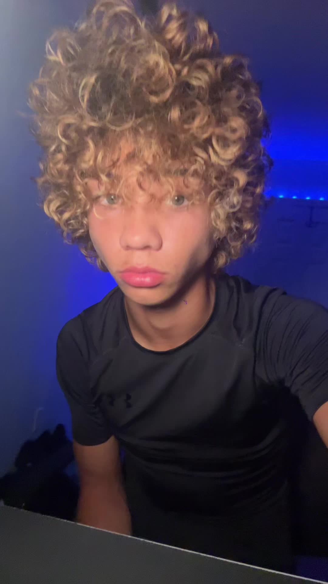 @️