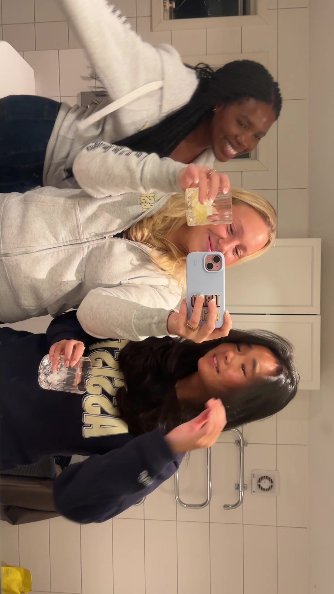 @JULIE ØSTERUD