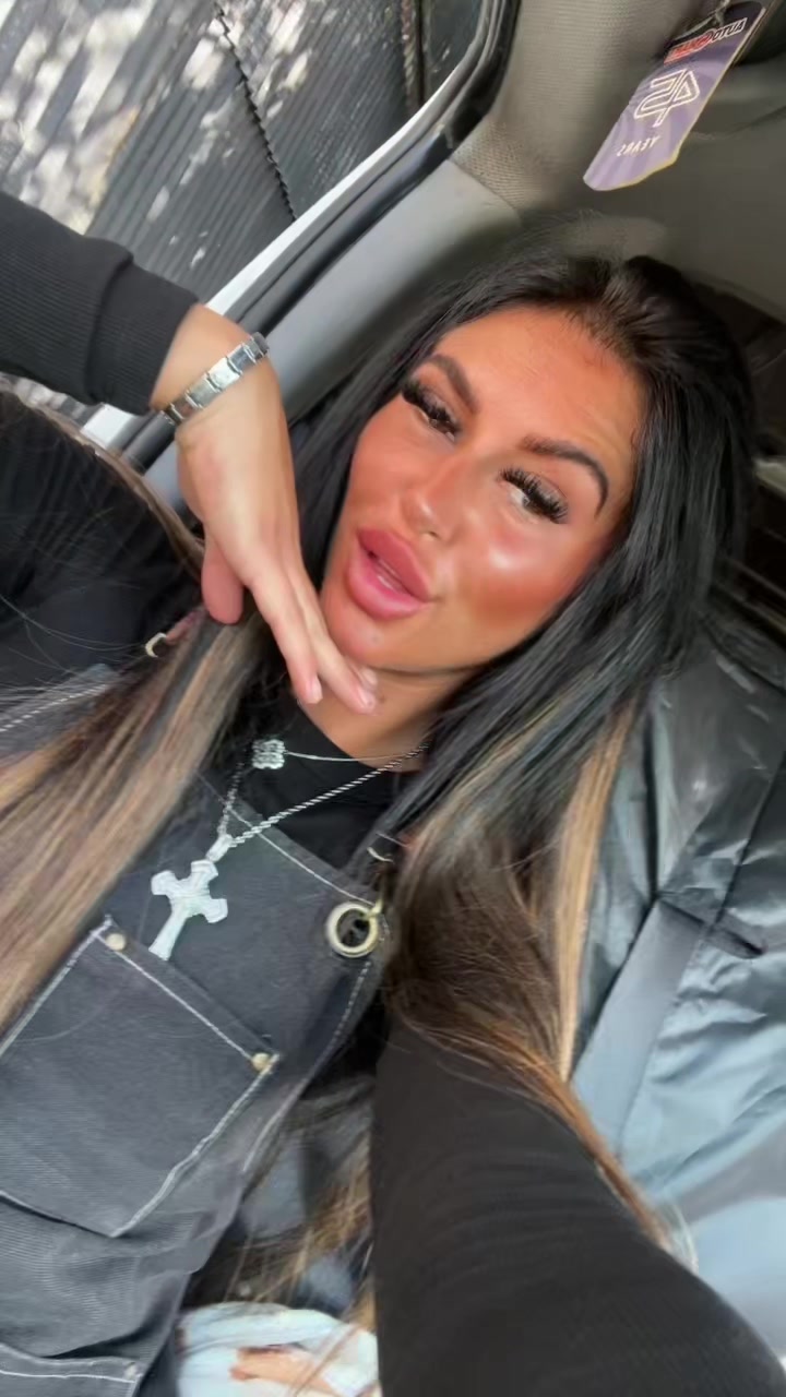 @courtneyreanne