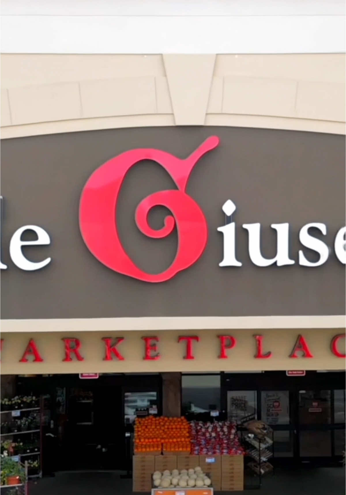 @Uncle Giuseppe’s Marketplace