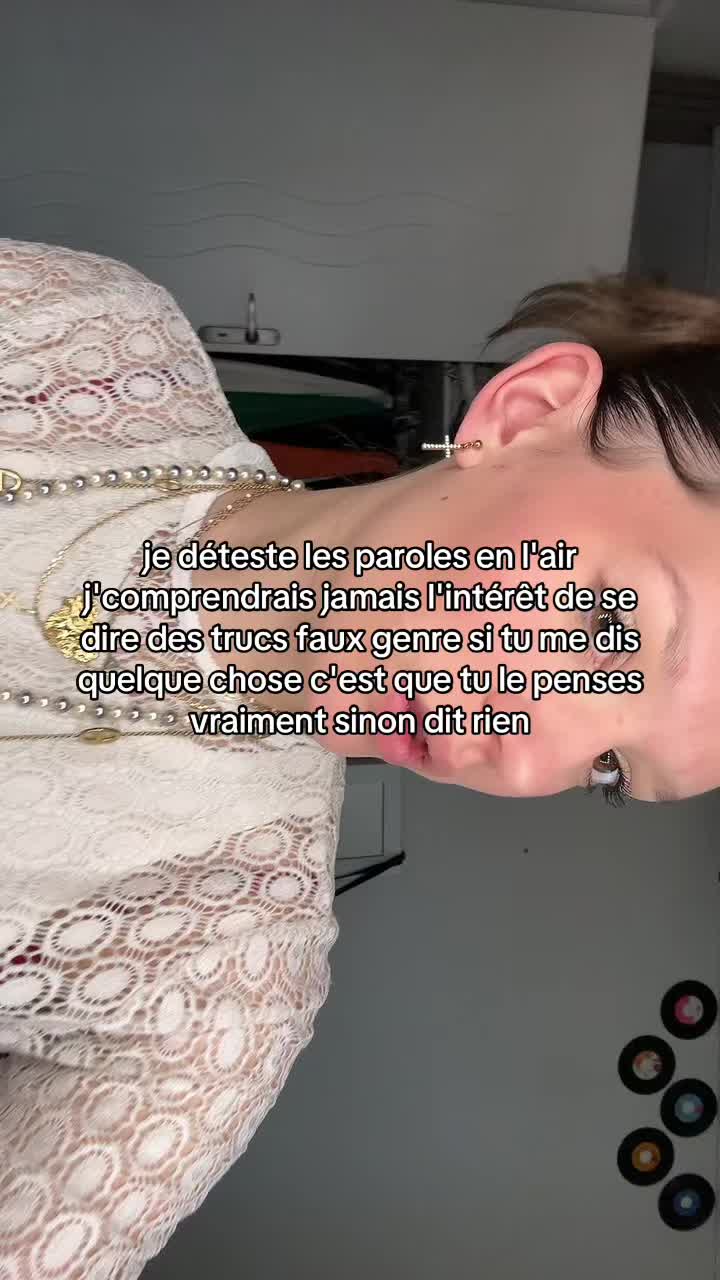 @No&eacute;lie