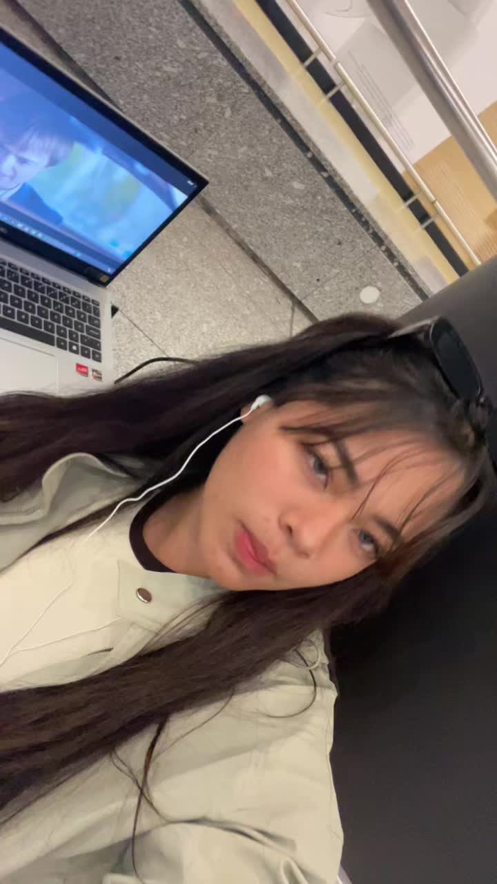 @Kari 🖤🕸️