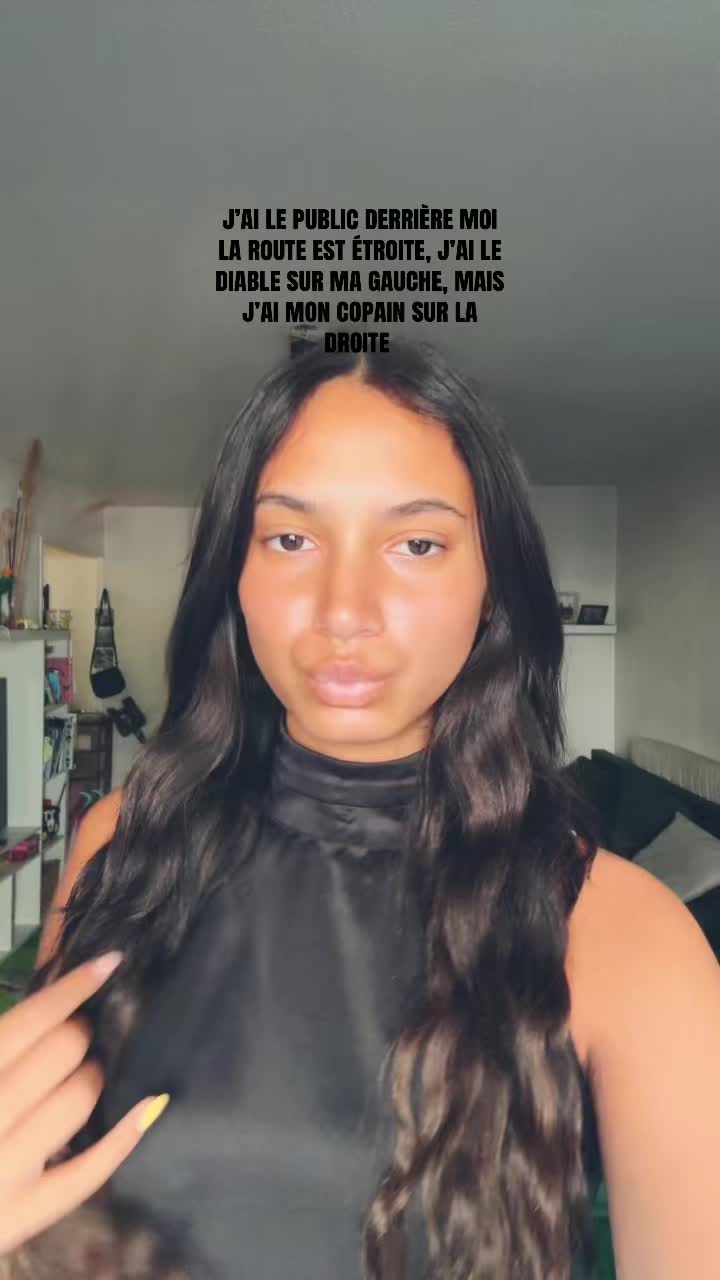 @לָאוּרָה
