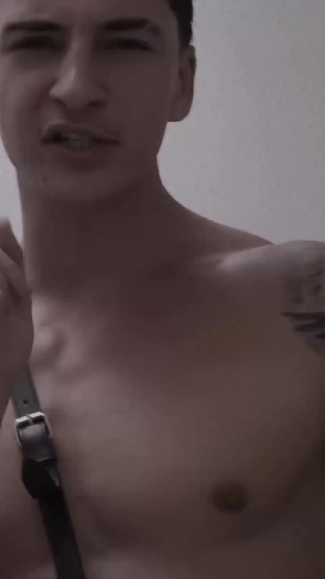 @Twistyi