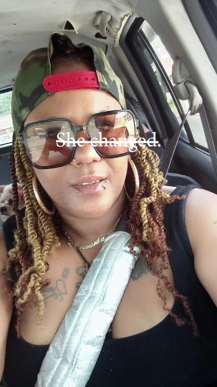 @(THE PRETTY PLUG ) UNEEK