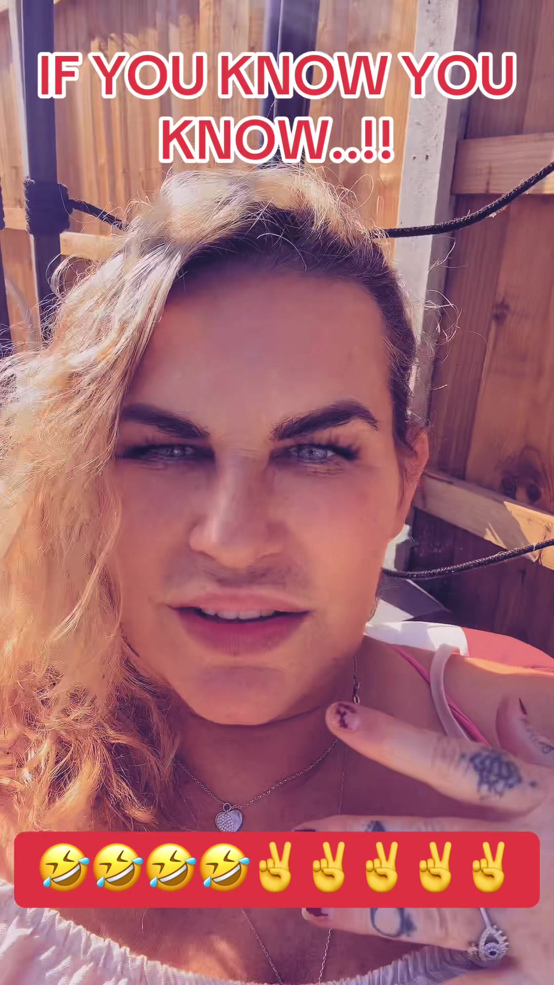@rozzisarmy_