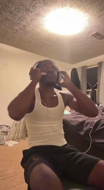 @yobabyjones