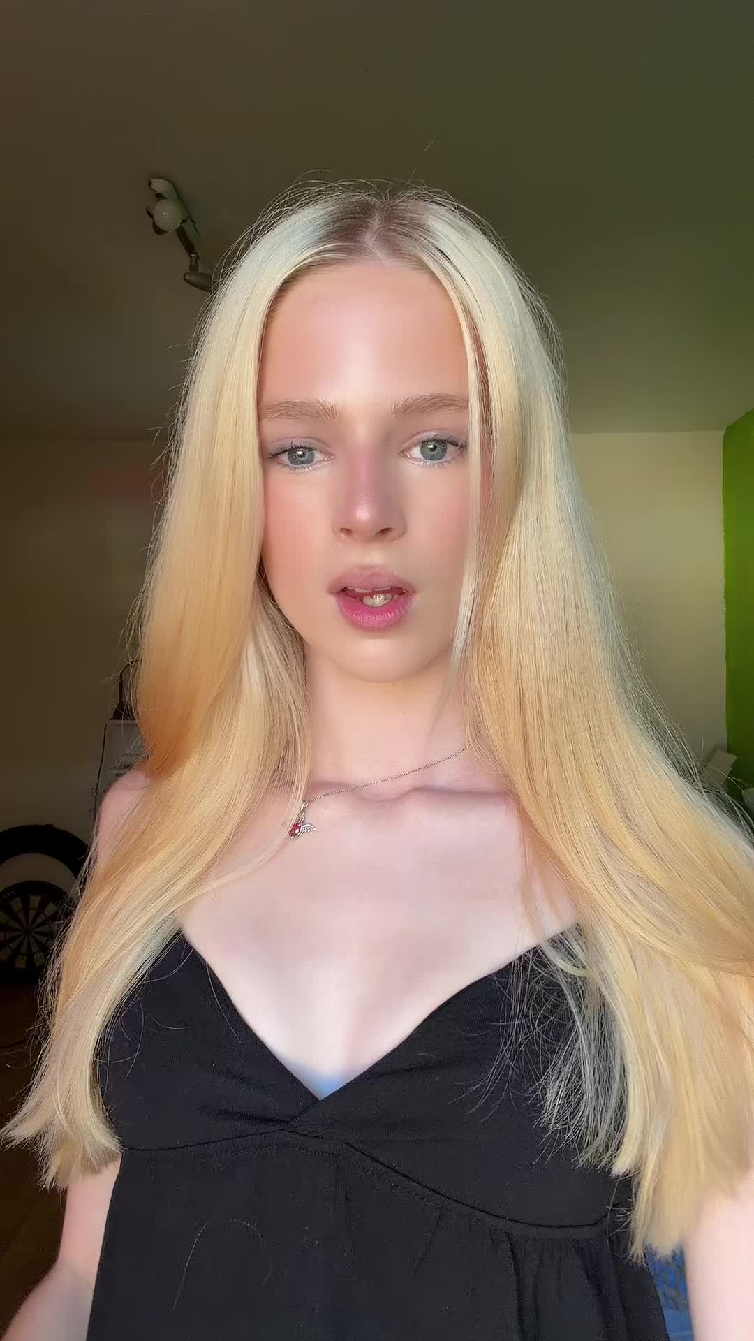 @𝓁𝒾𝓋𝒾 🎀