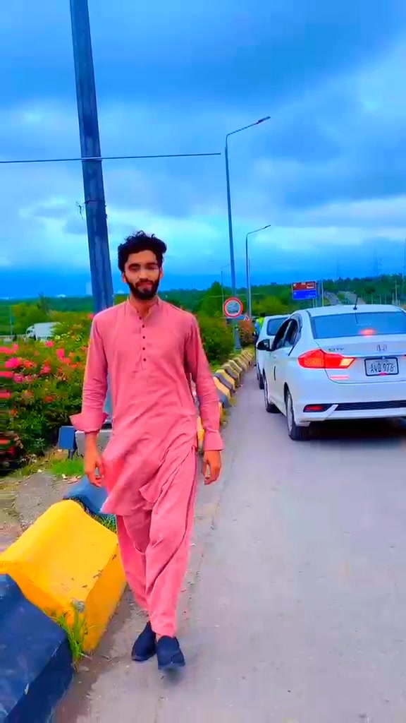 @☺️{ uzair } ( koreja )🫀😇