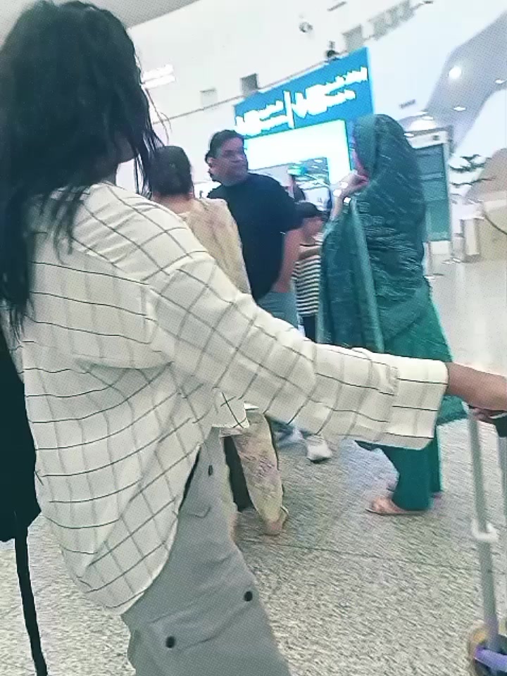 @𝗜𝘀𝗵𝗮𝗻𝗶 إيشاني🤍🦄🇱🇰