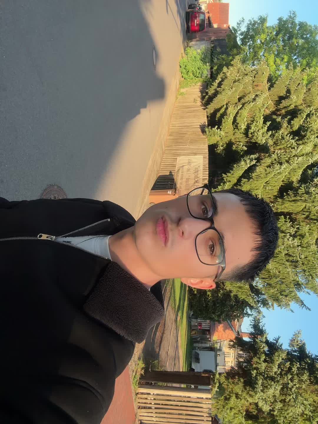 @𝐋𝐞𝐧𝐧𝐢𝐬.𝐨𝐟𝐟𝐢𝐜𝐚𝐥