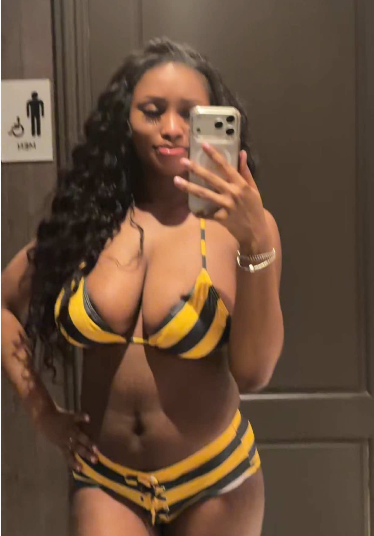 @SHANYA MARIE