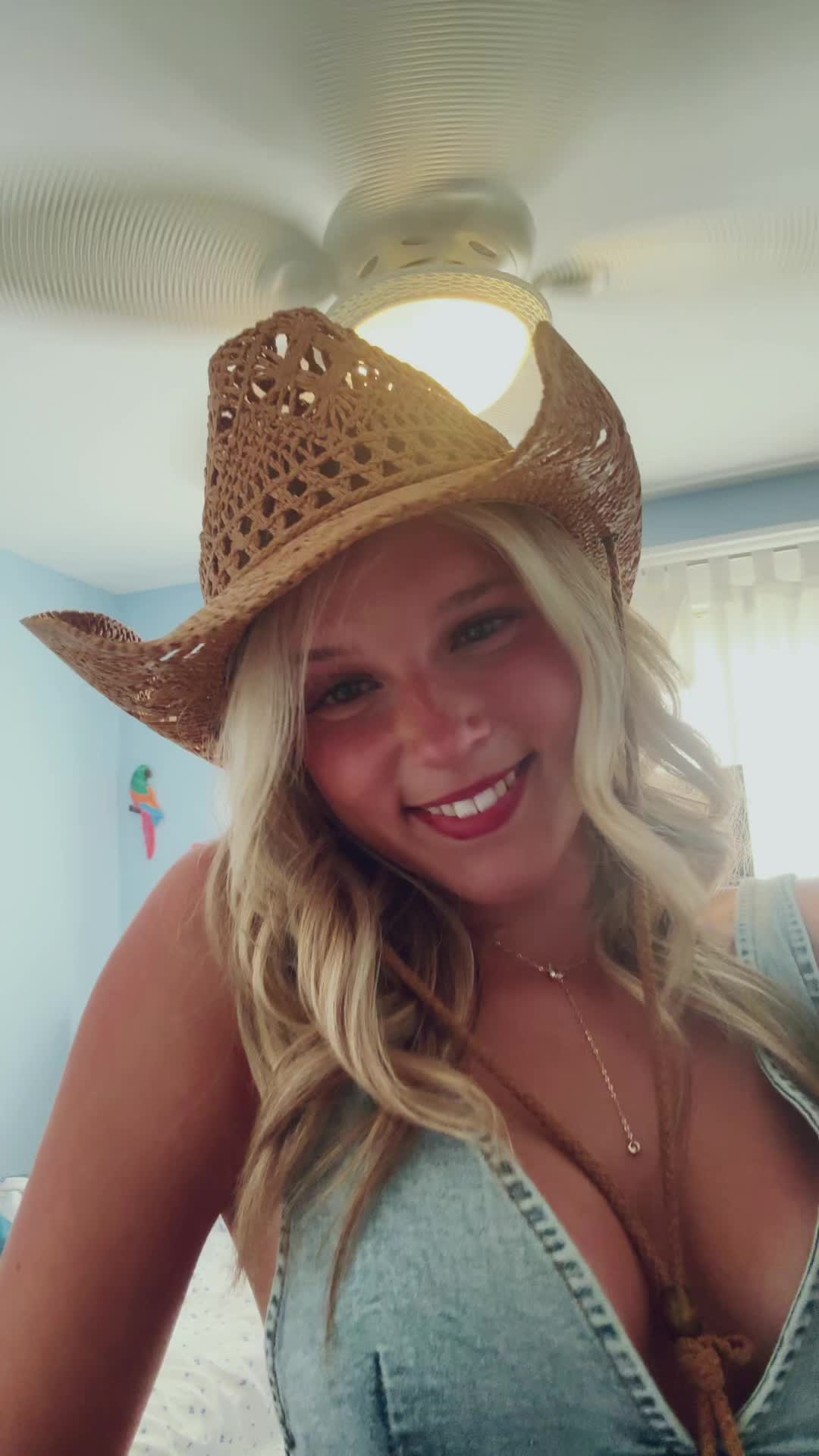 @avahigginsss