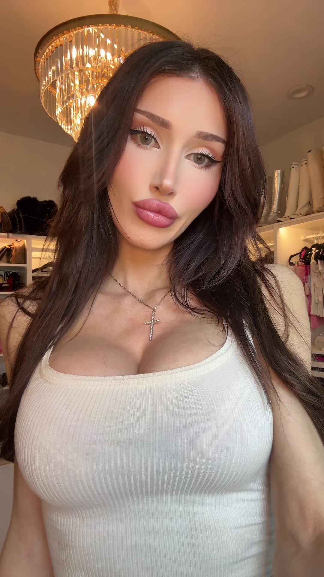 @Mollyeskam