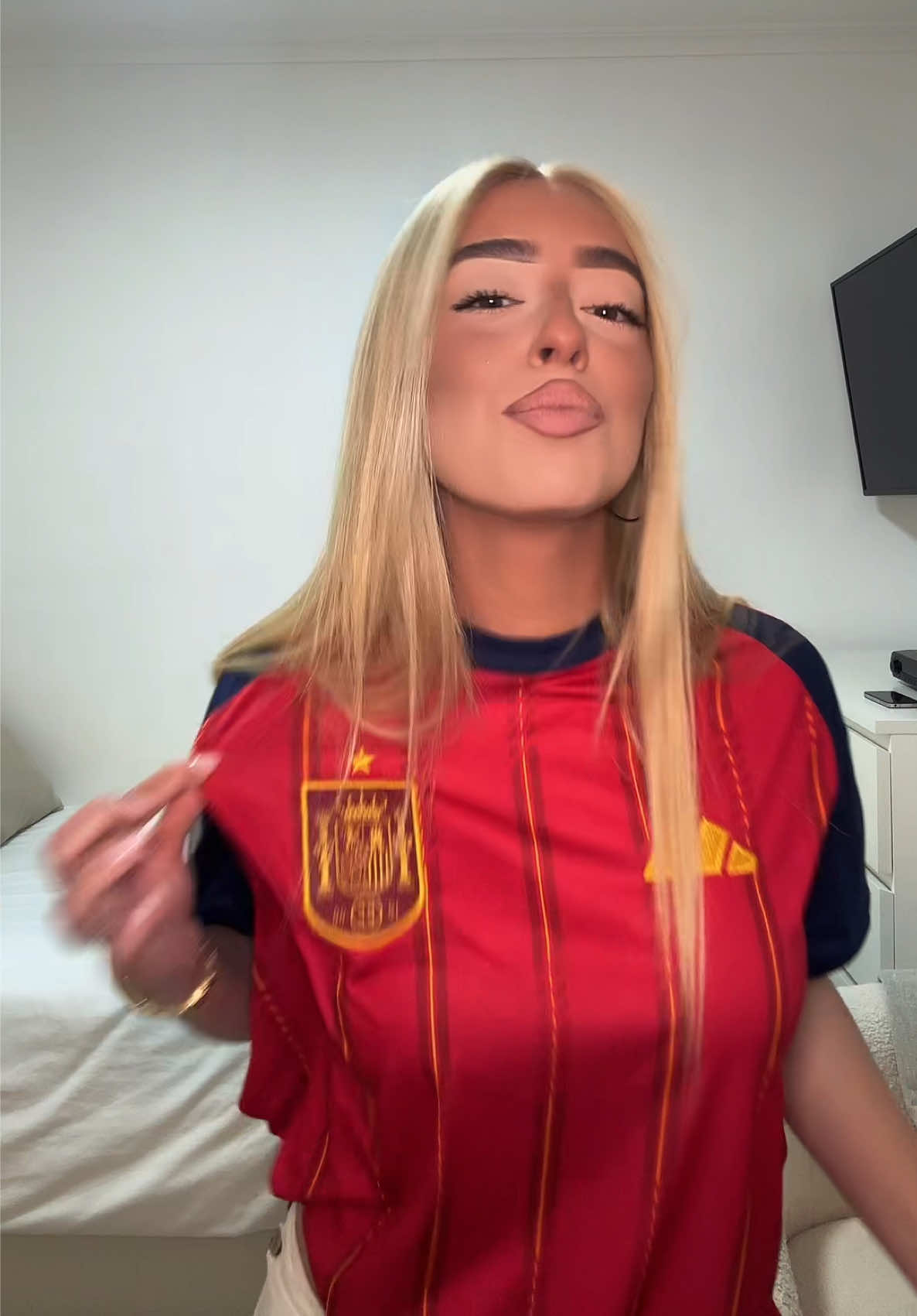 @Carolmtnz_