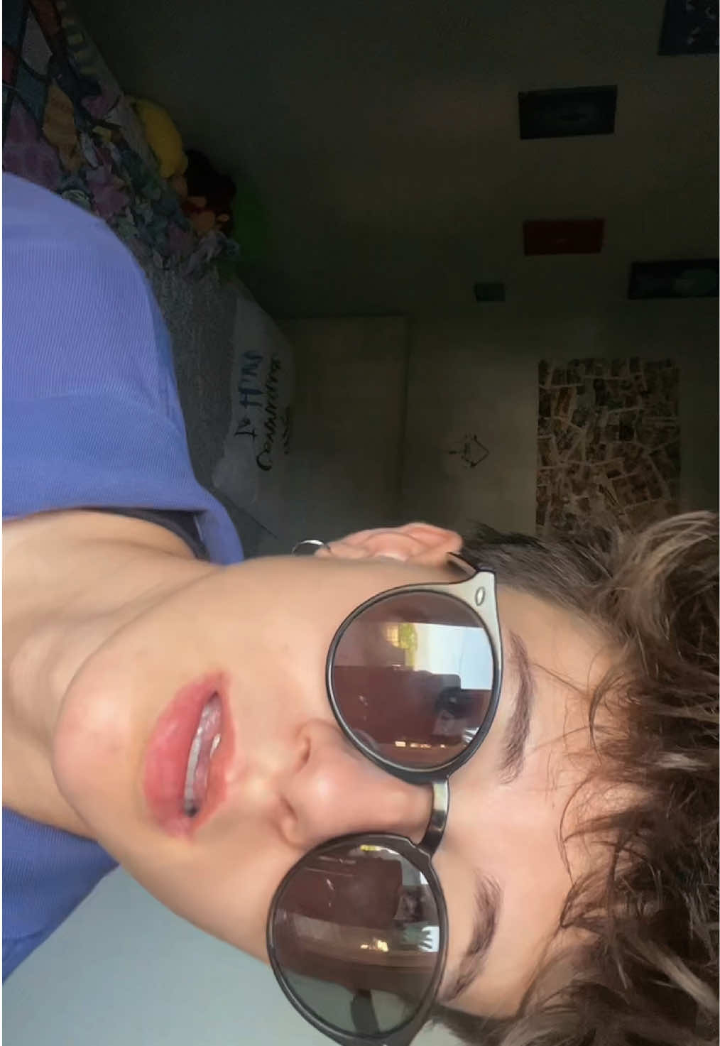 @🪰
